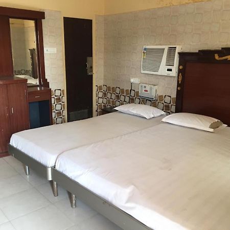 Hotel Maa Kamakhya Puri Esterno foto