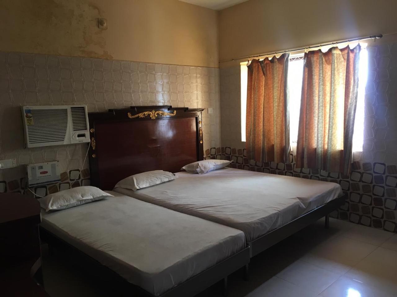 Hotel Maa Kamakhya Puri Esterno foto