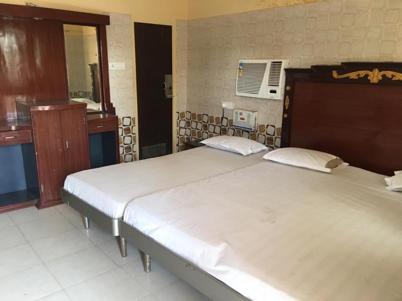 Hotel Maa Kamakhya Puri Esterno foto