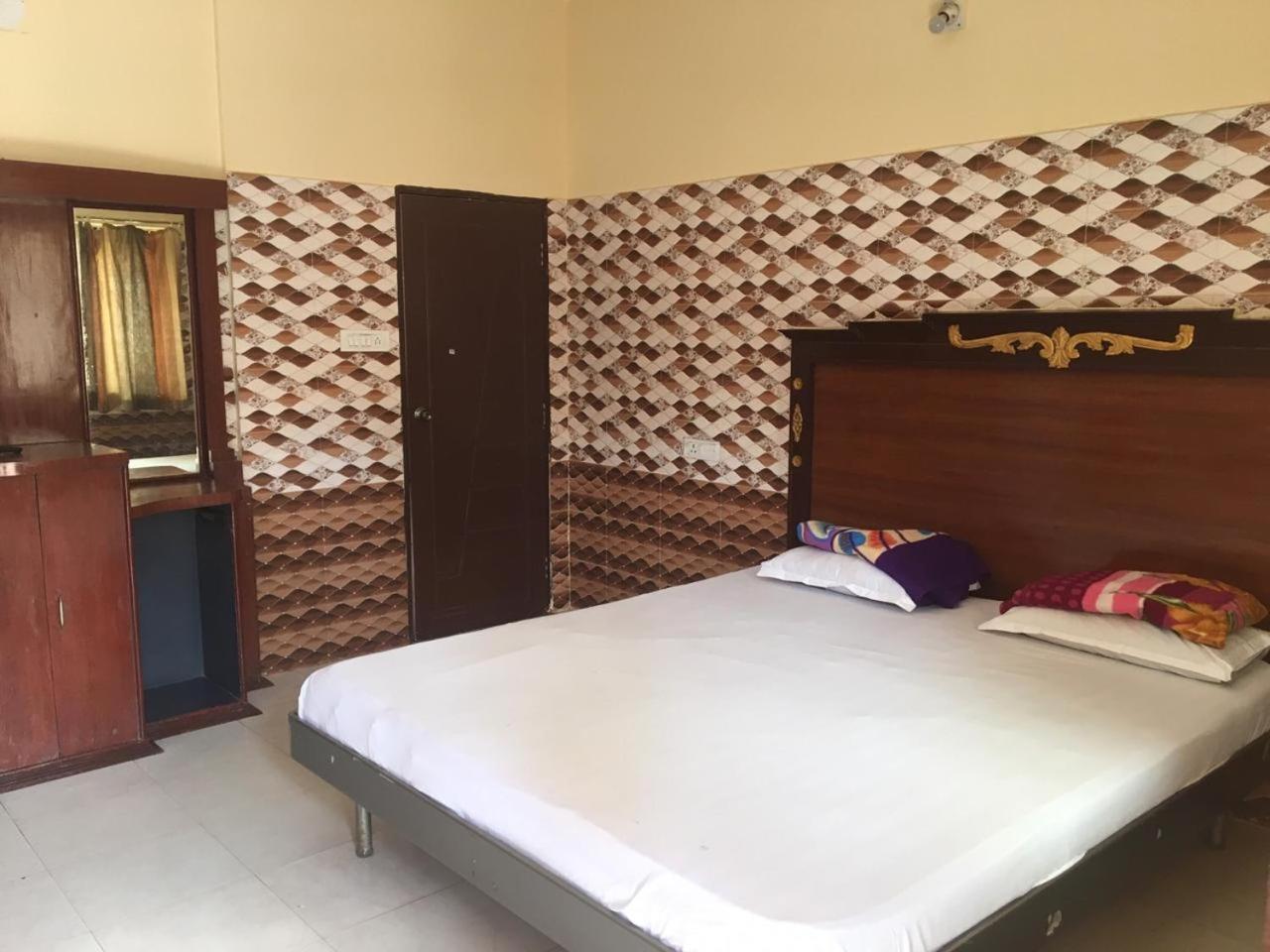 Hotel Maa Kamakhya Puri Esterno foto